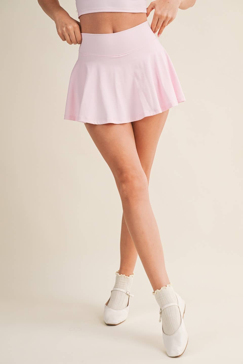Mini Circle Skort with Bow Back Detail: White / L