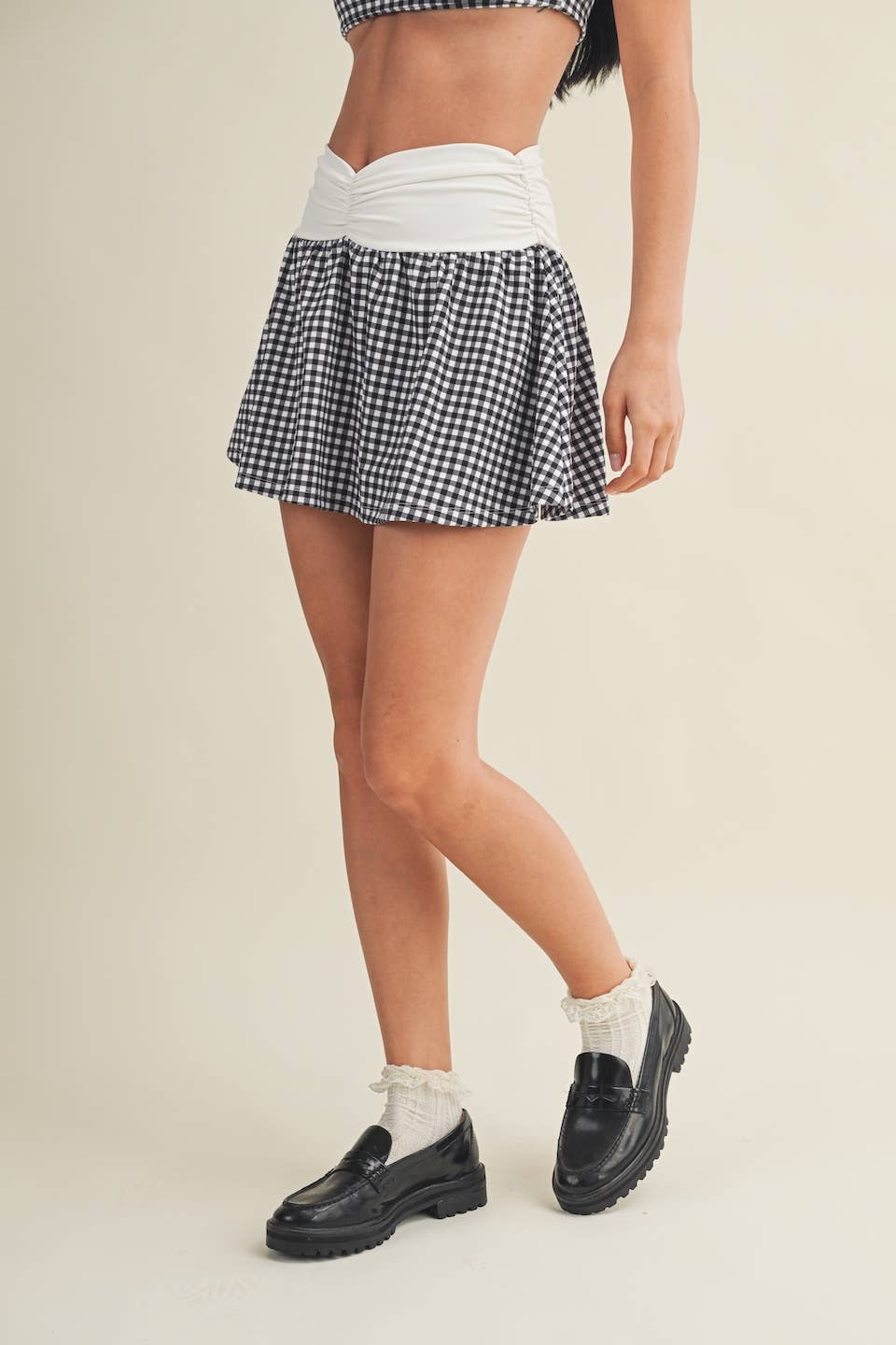 Gingham Print Ruched Waistband Mini Skort: Red Gingham / M